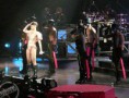 /album/last-girl-on-earth-tour/normal-007-rihanna-image-611x464-jpg/
