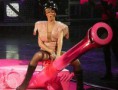 /album/last-girl-on-earth-tour/normal-009-rihanna-image-611x464-jpg/