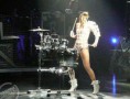 /album/last-girl-on-earth-tour/normal-025-rihanna-image-611x464-jpg/